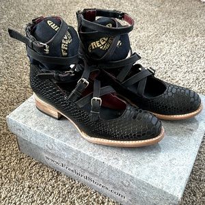 BNIB Freebird black snakeskin print Marcel size 7